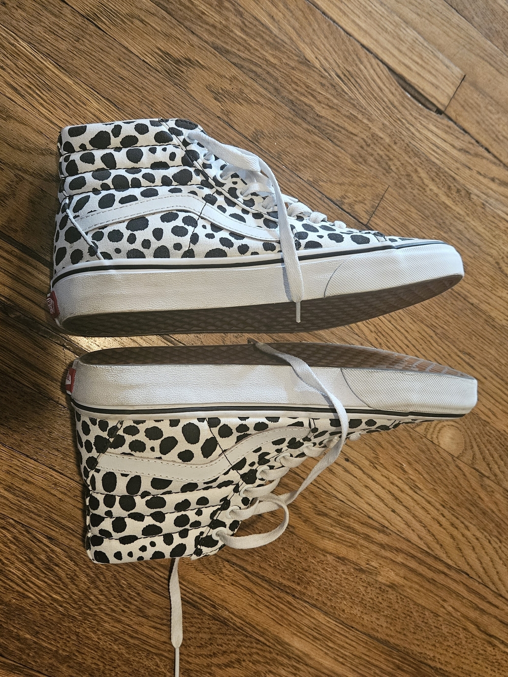 Vans High-Top Sneakers in White with Black Spot Print - Picture 2 of 5
